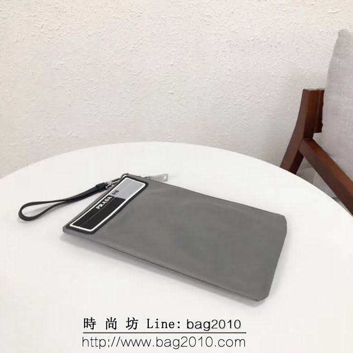 PRADA普拉達 新款 橡膠徽標 時尚手拿包 男女共用款 2NH006 DD1732